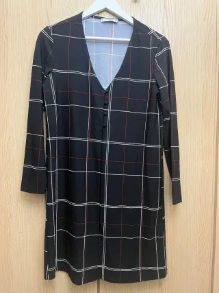 Vestido estampado cuadros negro y rojo