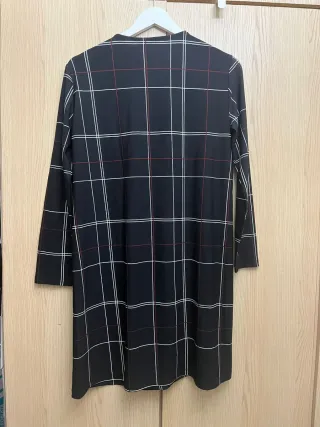 Vestido estampado cuadros negro y rojo