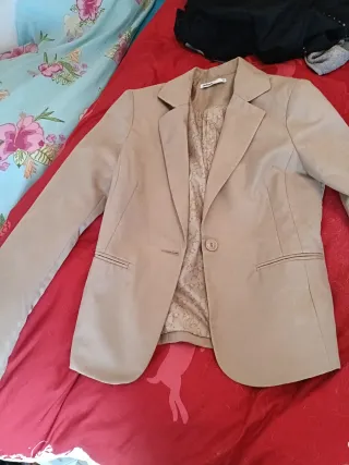 Chaqueta beige combinable