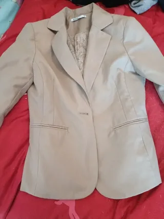 Chaqueta beige combinable