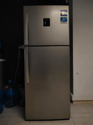 Frigorífico color gris