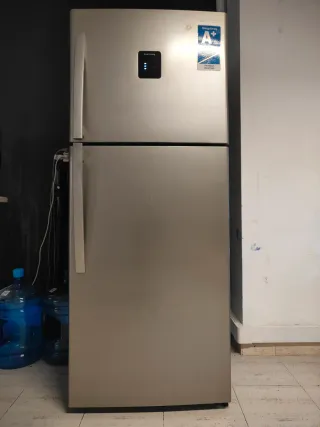 Frigorífico color gris