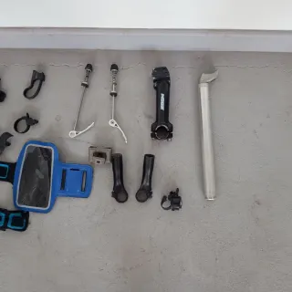 Casco BTT y repuestos varios