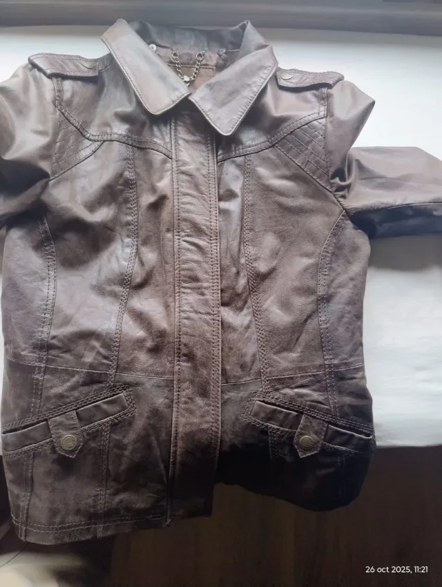 Cazadora de piel marrón mujer