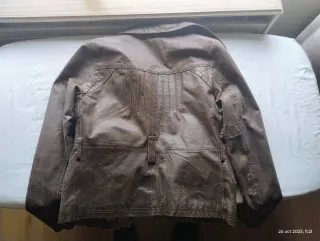 Cazadora de piel marrón mujer