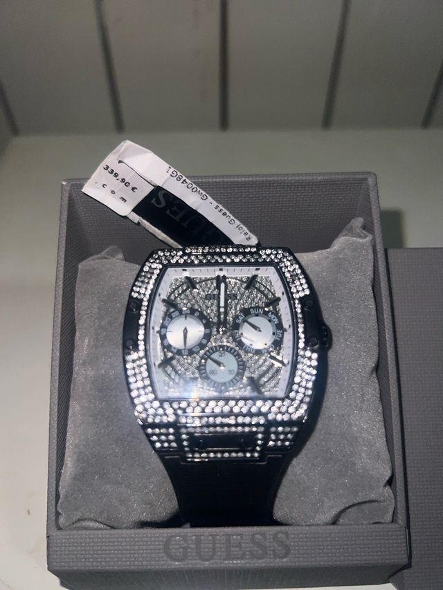 Reloj Guess Negro y Plateado