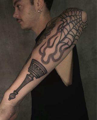 se vende tatuador con documentacion !