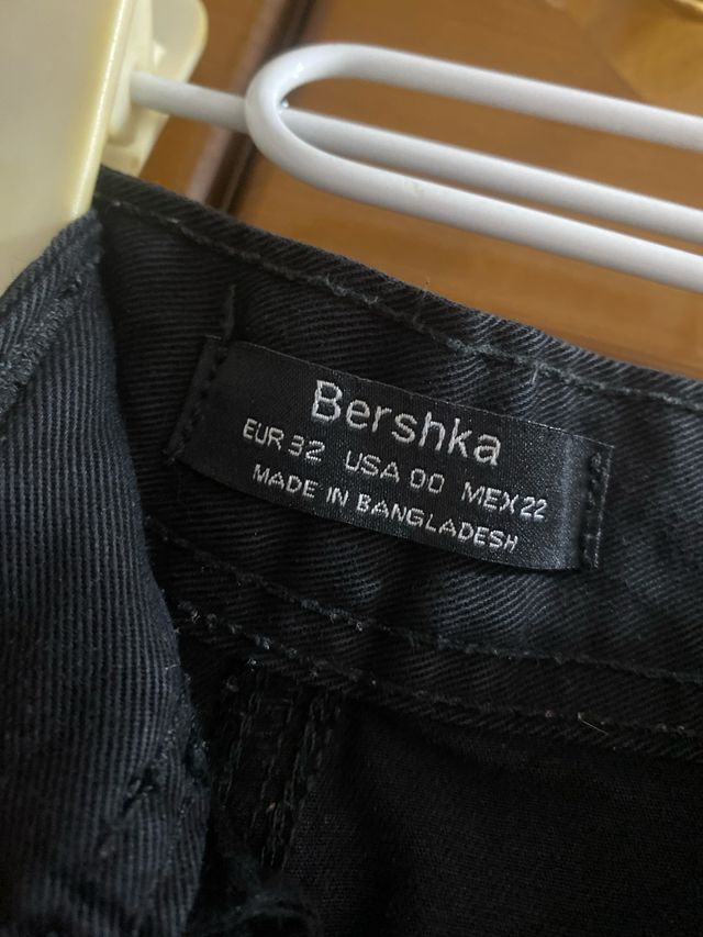 Falda corta negra cargo