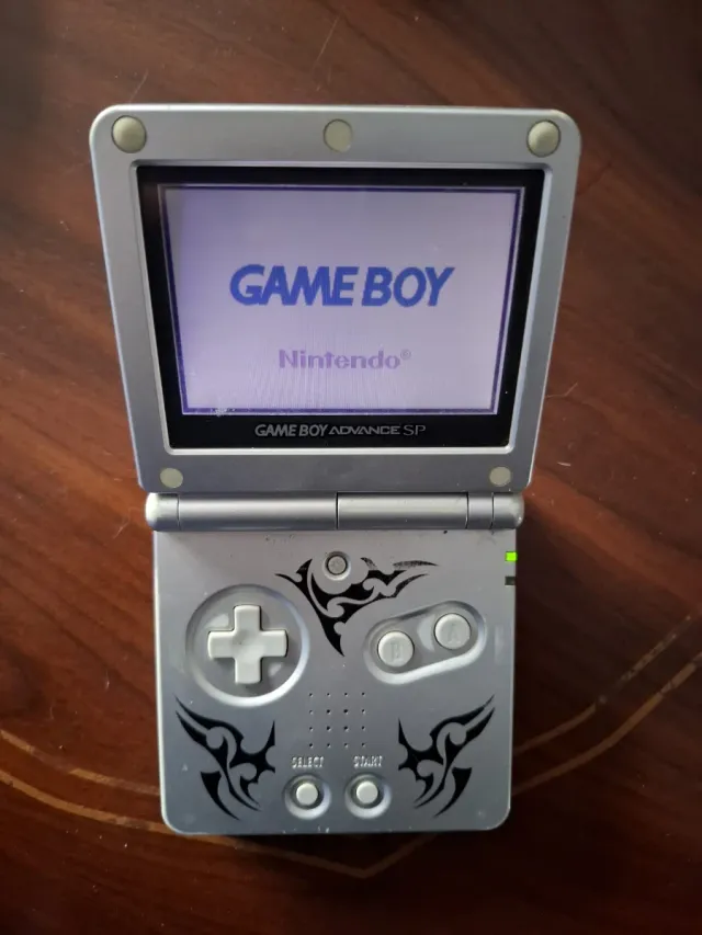 Nintendo Game Boy Advance SP Plata