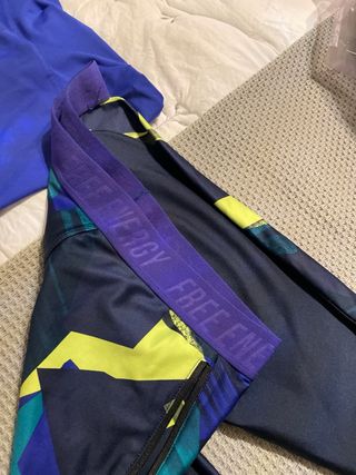 Conjunto deportivo: Malla y camiseta