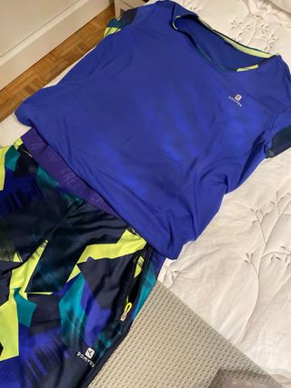 Conjunto deportivo: Malla y camiseta
