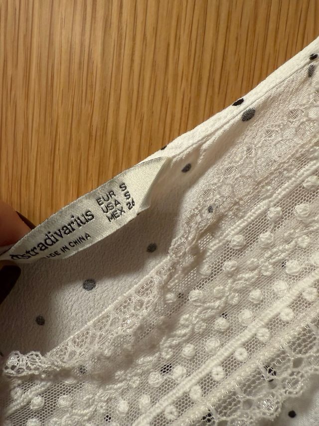 Blusa tirantes lunares encaje