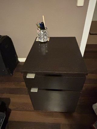 Cajonera de madera con ruedas