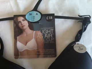 Sutiã M&S 36A Preto com Aro