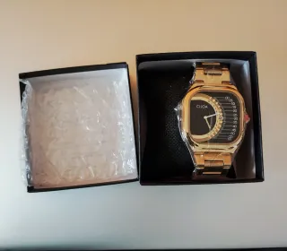 Reloj CILOA Retro Dorado Cuadrado