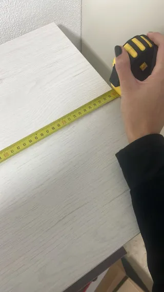 Cómoda morada y beige