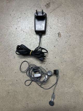 Caricabatterie Sony Ericsson + Cuffie