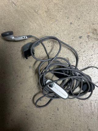 Caricabatterie Sony Ericsson + Cuffie