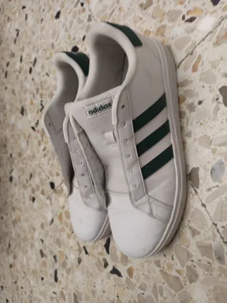 Adidas Blancas y Verdes Talla 40