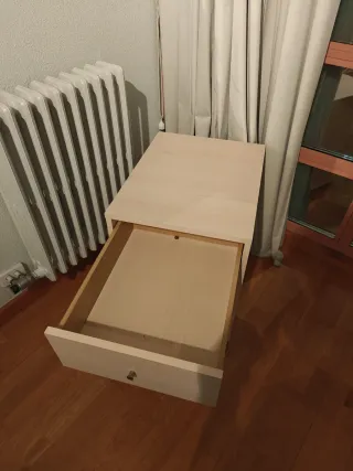 Cajonera con ruedas beige y marrón