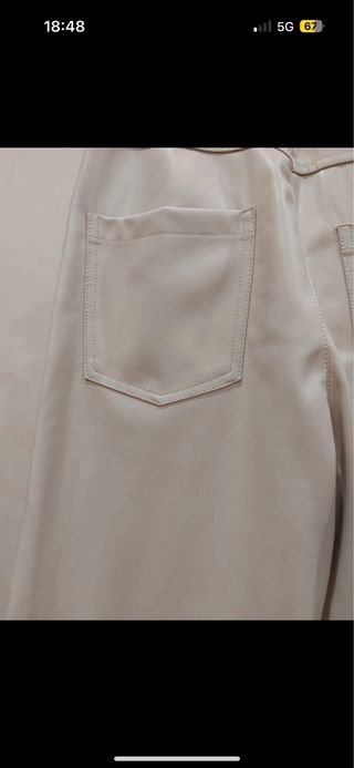 Culotte efecto piel beige Stradivarius con etiquet