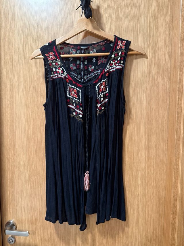 Chaleco Natura Bordado y tela ligera