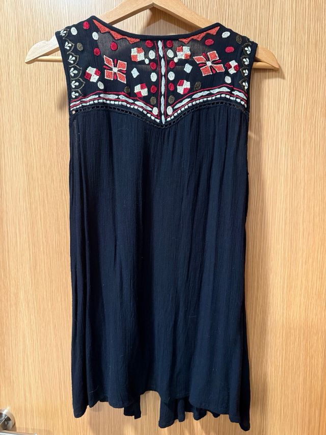 Chaleco Natura Bordado y tela ligera