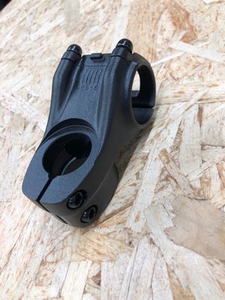 Potencia de bici negra