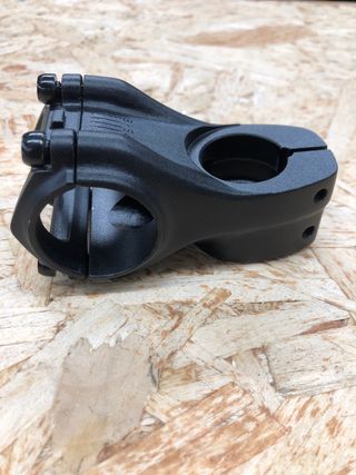 Potencia de bici negra