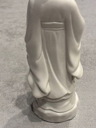 Statuine in pregiata porcellana bianca –orientale