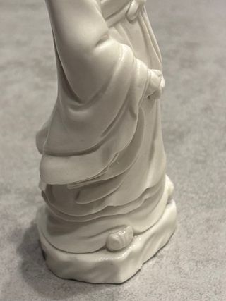 Statuine in pregiata porcellana bianca –orientale