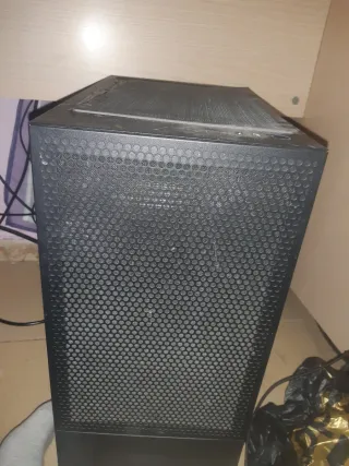 Torre y Monitor MSI Negro