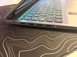 Portátil Lenovo Ideapad 3 15ADA05 - Windows 11 Pro