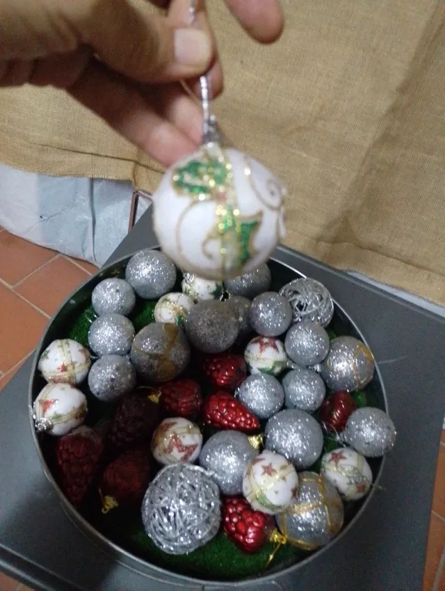 Lote de Bolas de Natal Vermelhas e Prata