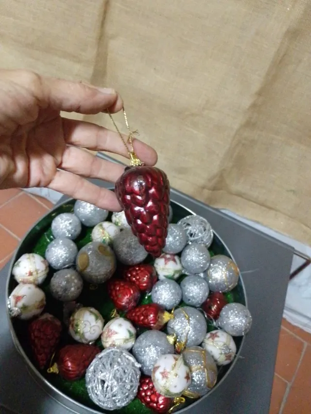 Lote de Bolas de Natal Vermelhas e Prata