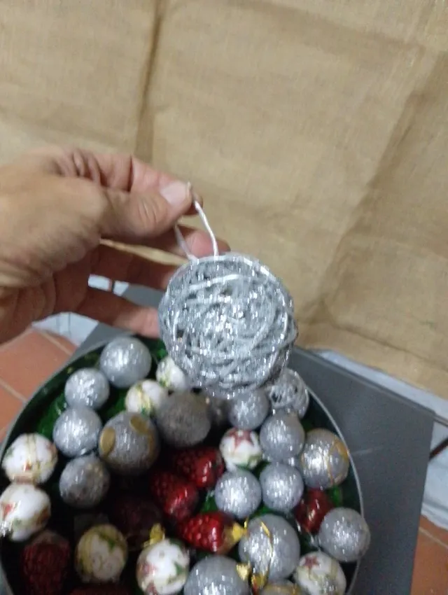 Lote de Bolas de Natal Vermelhas e Prata
