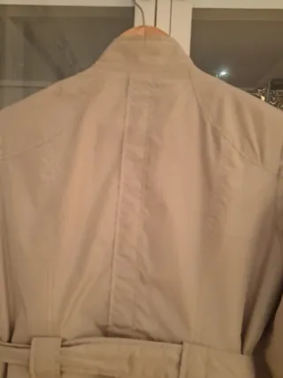 Gabardina corta beige