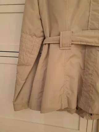 Gabardina corta beige