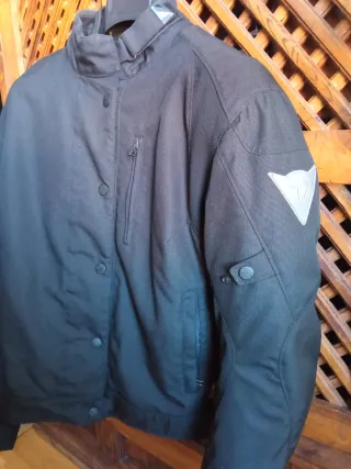 Chaqueta moto Dainese Negra.