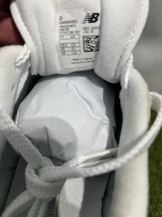 New Balance NB 500 beige y rojo – Talla 44