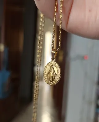 Colgante Virgen la Milagrosa dorado