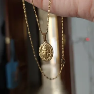 Colgante Virgen la Milagrosa dorado