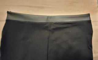 Falda negra Stradivarius