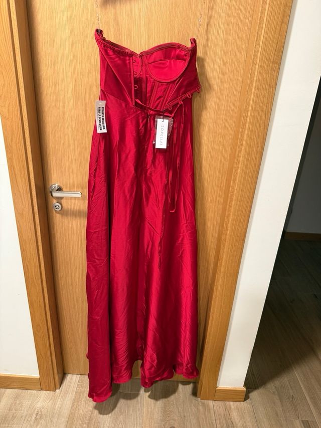 Vestido de Sorellas. Palabras de honor y corset.