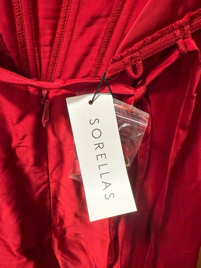 Vestido de Sorellas. Palabras de honor y corset.