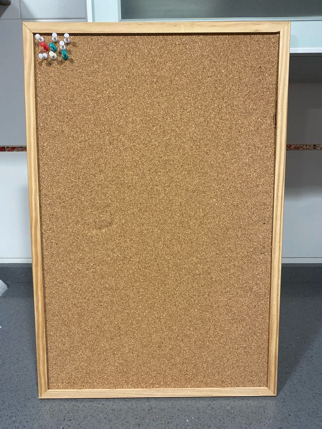 Tablón de corcho con marco de madera 58x39 cm