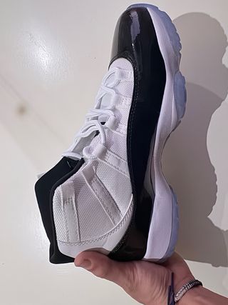Air Jordan 11 Retro Negro Blanco