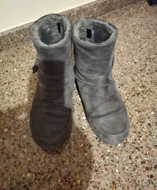 Botas grises de invierno