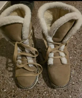 Botas grises de invierno