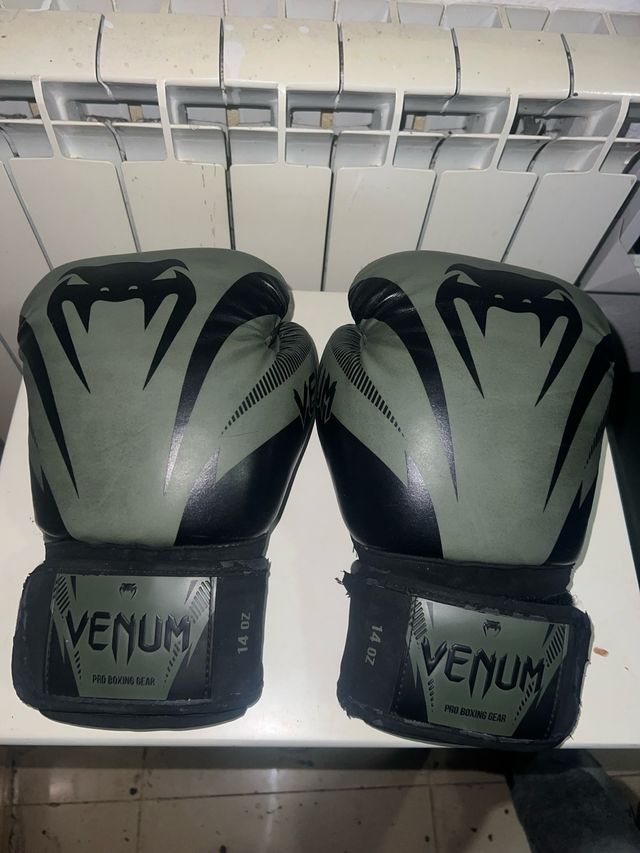 GUANTES VENUM 14oz
